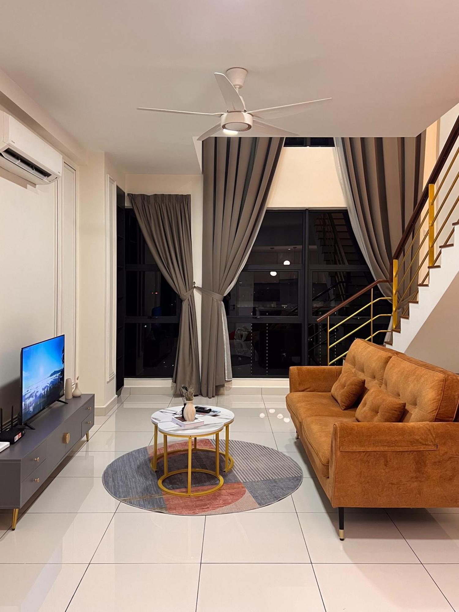 Modern Suites At Arte Mont Kiara By Iconique Куала Лумпур Екстериор снимка