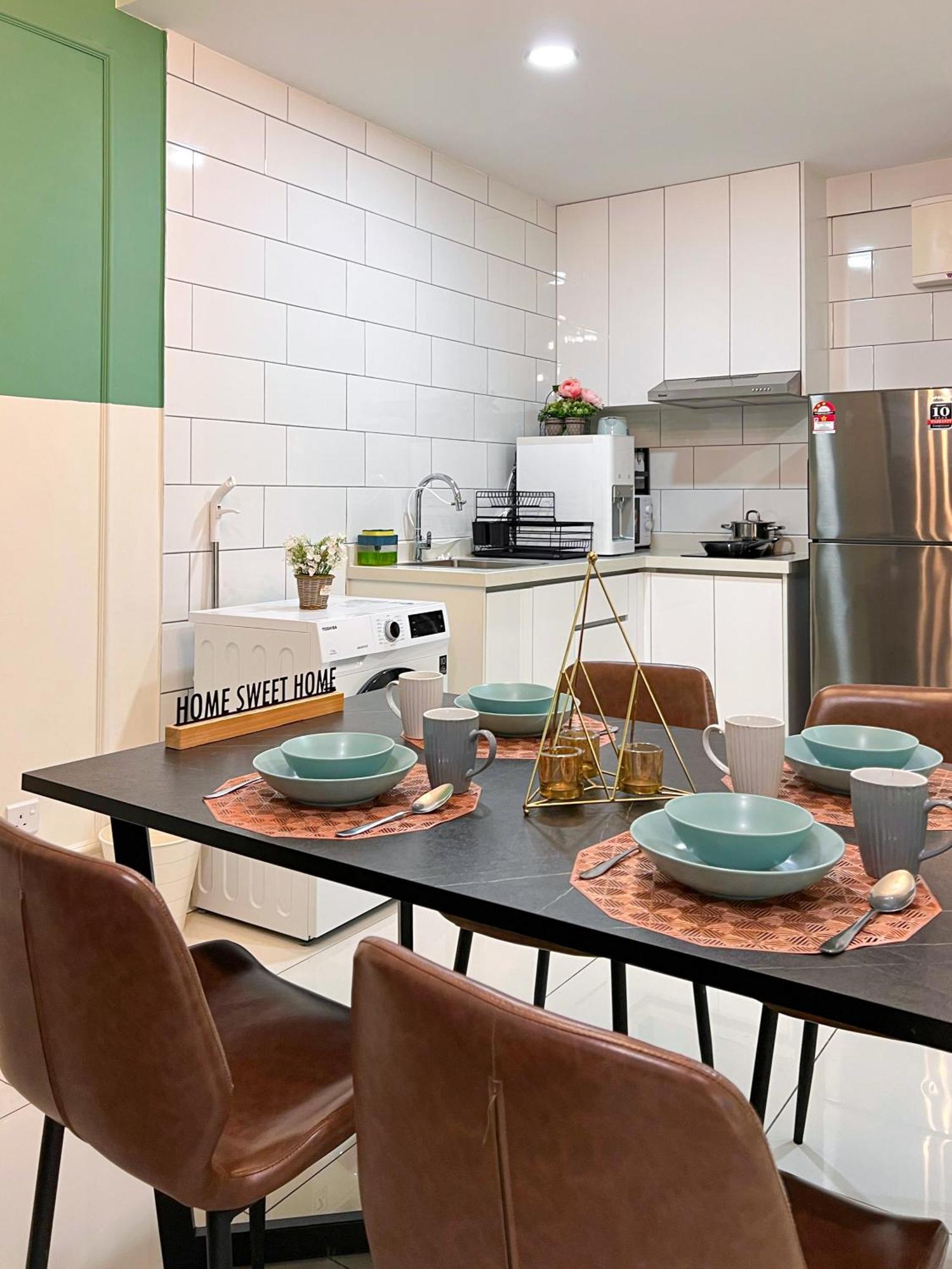 Modern Suites At Arte Mont Kiara By Iconique Куала Лумпур Екстериор снимка