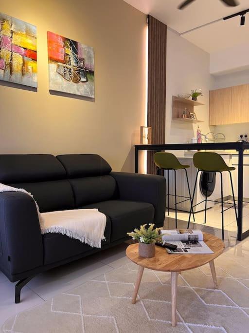 Modern Suites At Arte Mont Kiara By Iconique Куала Лумпур Екстериор снимка